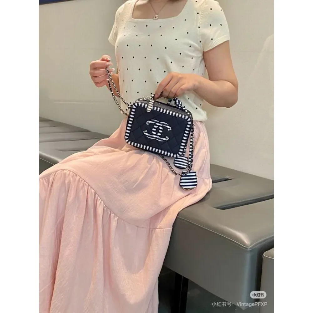 Chanel Women Pre-Loved Bag Very Good Condition